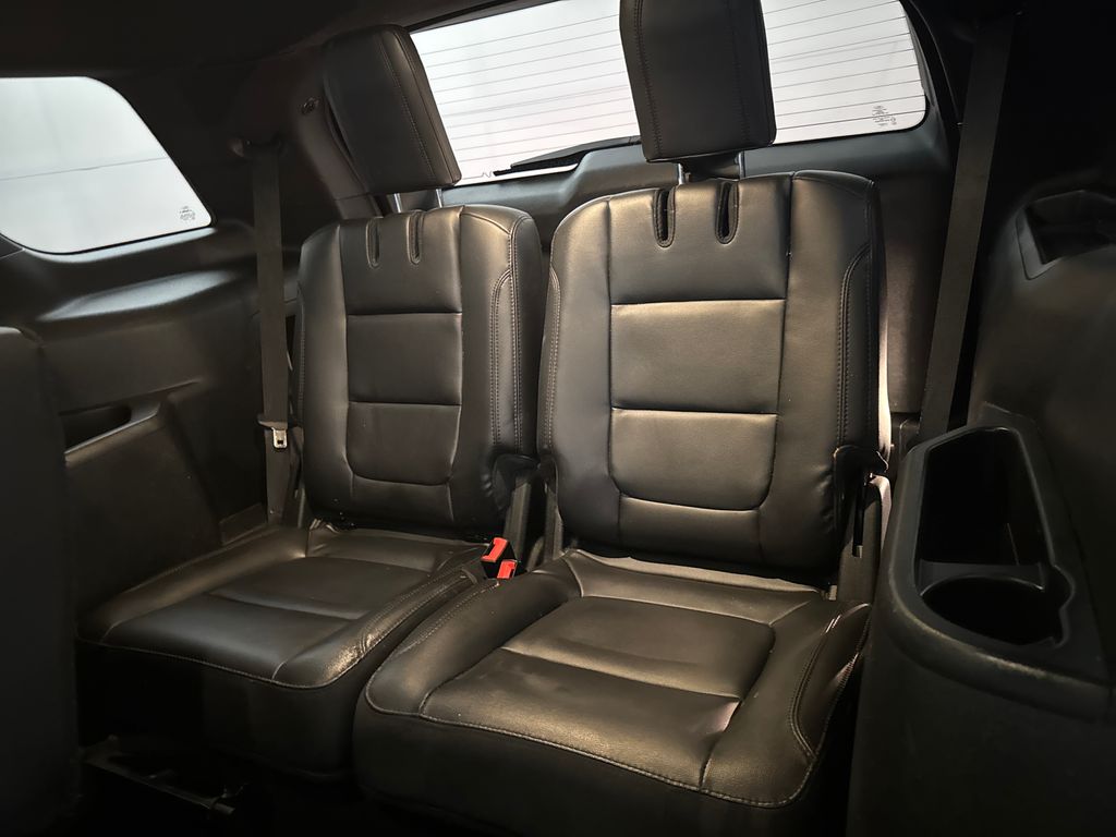 Certified Used 2018 Blue Ford XLT image 30