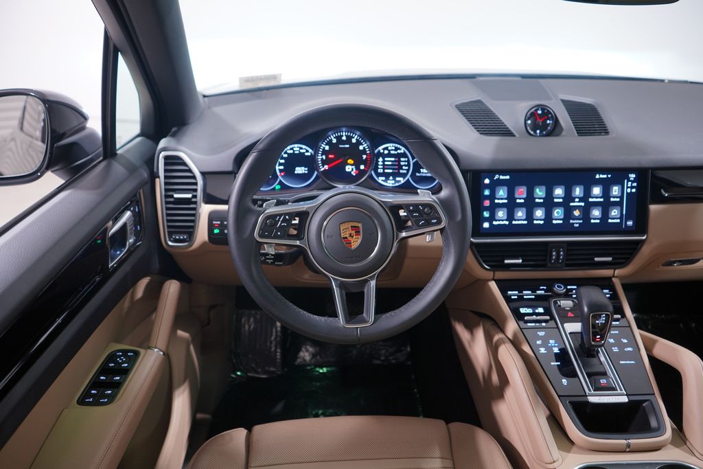 Thumbnail: 2022 Porsche Cayenne - 11