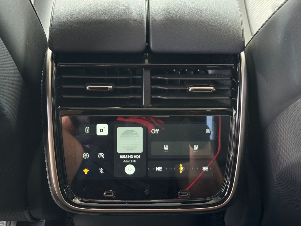 2022 Rivian R1T Adventure photo 22