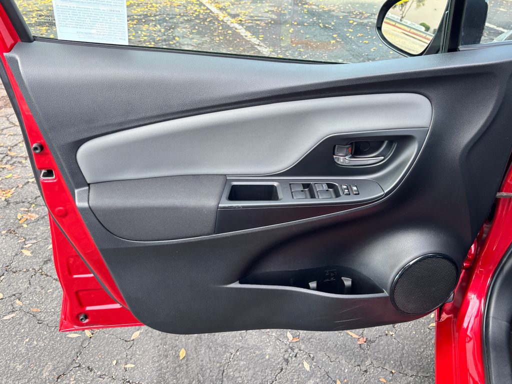 Thumbnail: 2016 Toyota Yaris - 20