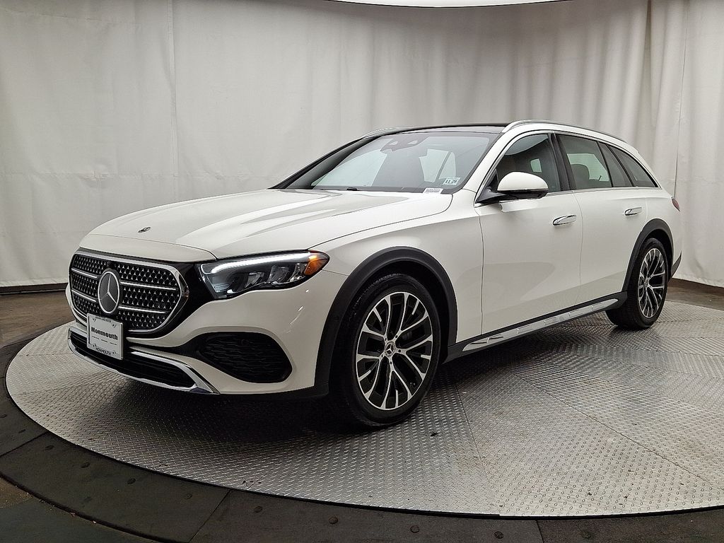 Thumbnail: 2025 Mercedes-Benz E-Class - 1