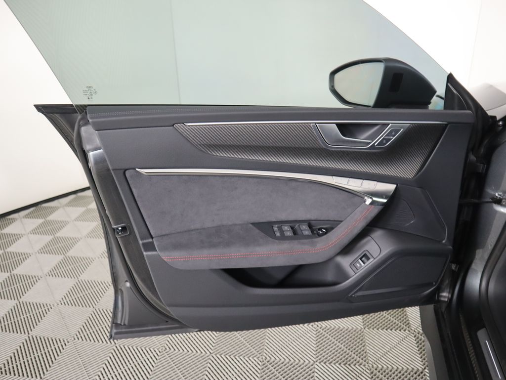 Thumbnail: 2026 Audi RS 7 - 26