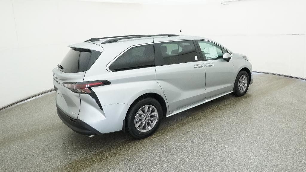 Thumbnail: 2025 Toyota Sienna - 31