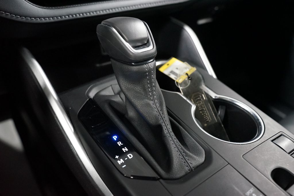 Thumbnail: 2024 Toyota Highlander - 21