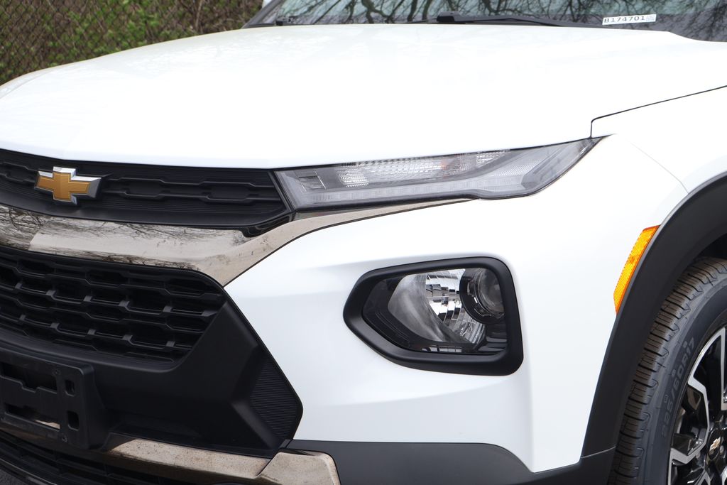 Thumbnail: 2023 Chevrolet TrailBlazer - 3