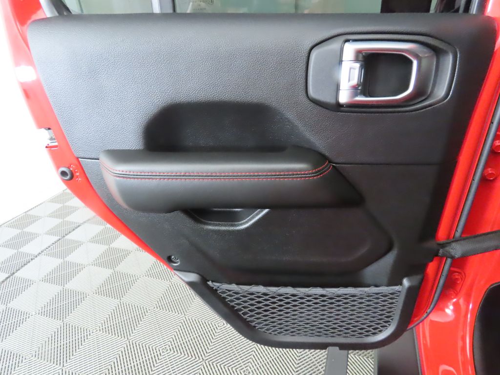2024 Jeep Wrangler Rubicon 27