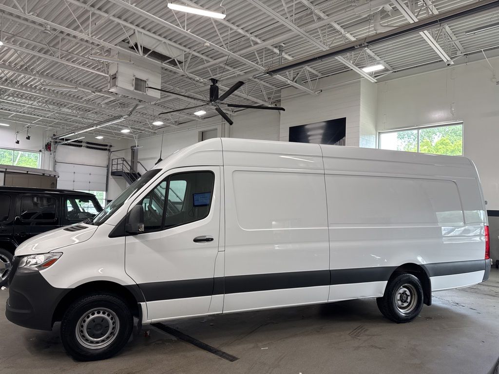 2021 Mercedes-Benz Sprinter 3500 170 Ext WB 2.0D High Roof's photo