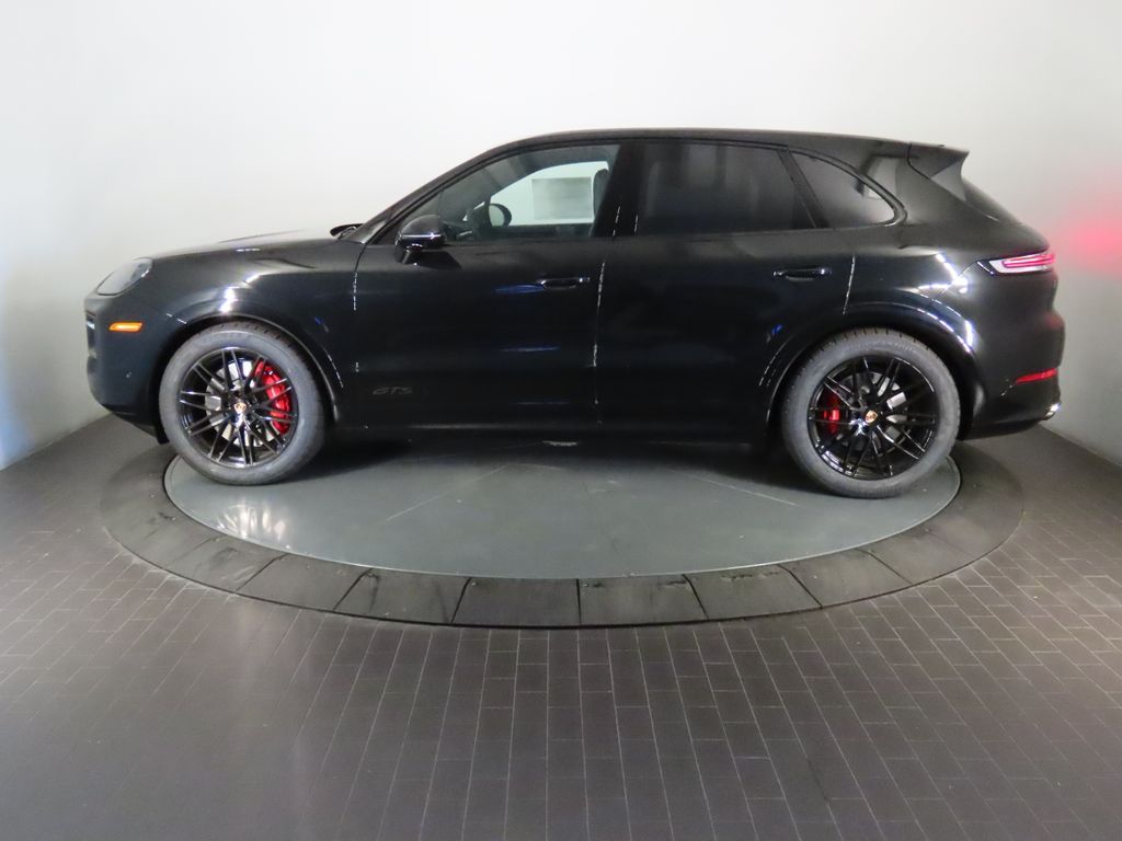 Thumbnail: 2026 Porsche Cayenne - 2