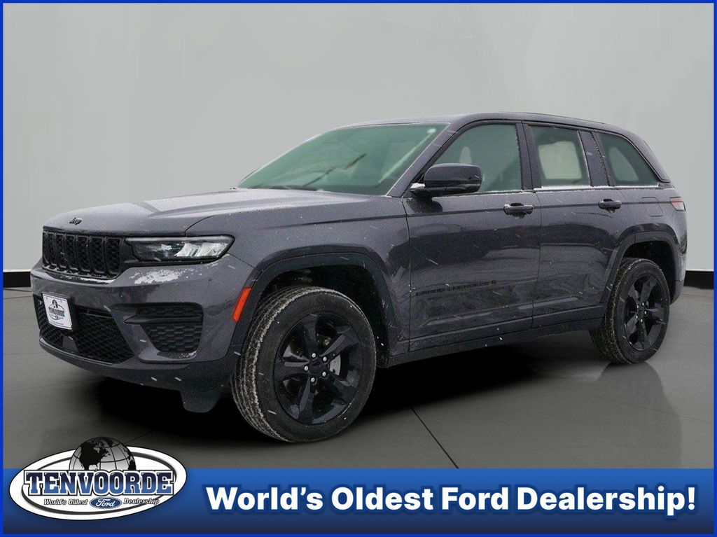 2024 Jeep Grand Cherokee Altitude 4WD