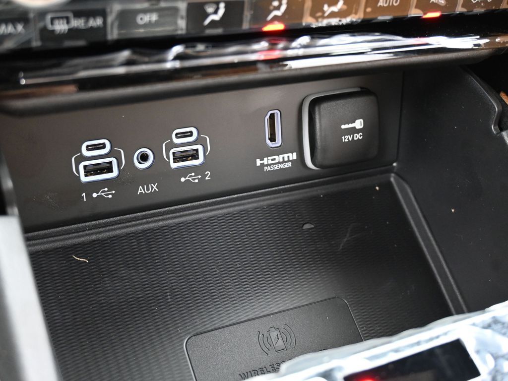 New 2025 Diamond Black Crystal Pearlcoat Jeep Summit image 29