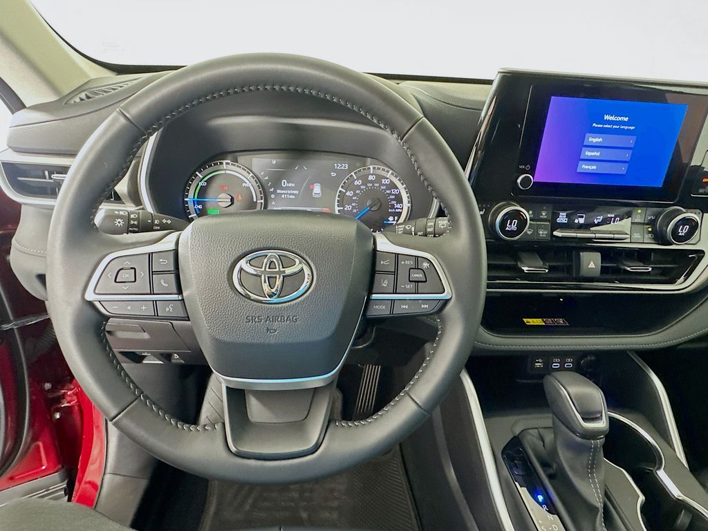 Thumbnail: 2026 Toyota Highlander - 11