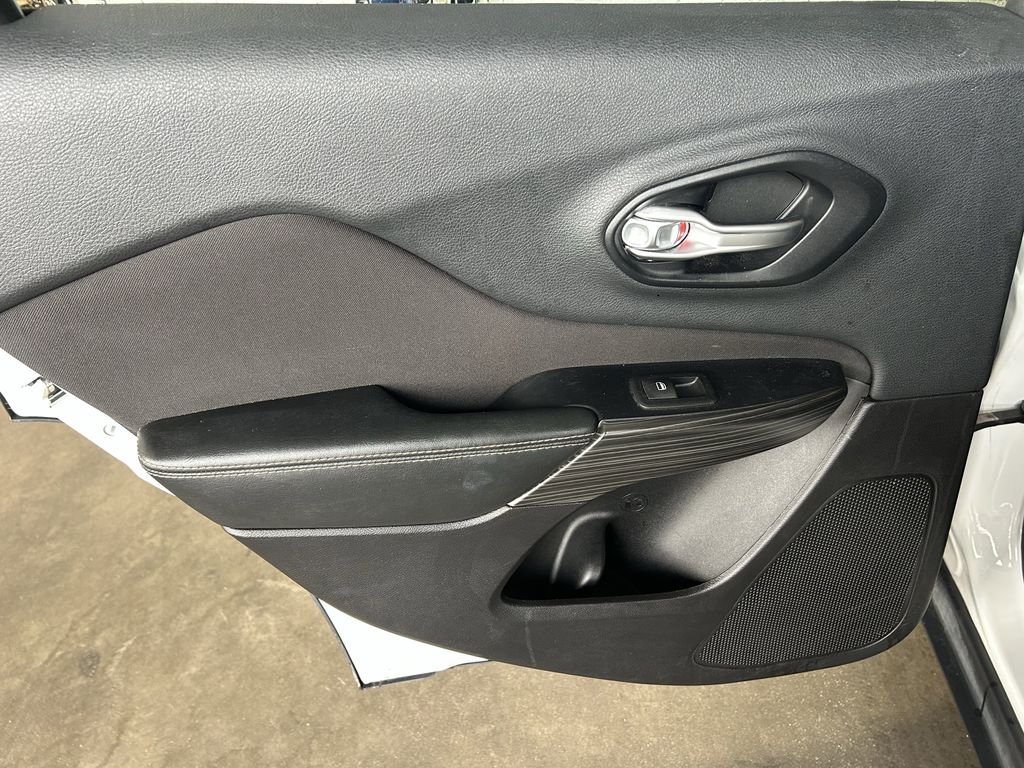 2015 Jeep Cherokee Latitude White at Shottenkirk Kia Fort Bend