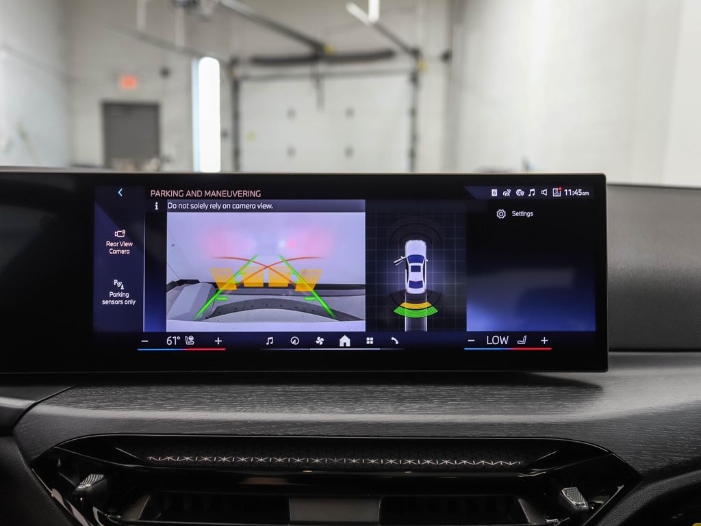 Thumbnail: 2025 BMW 3 Series - 19