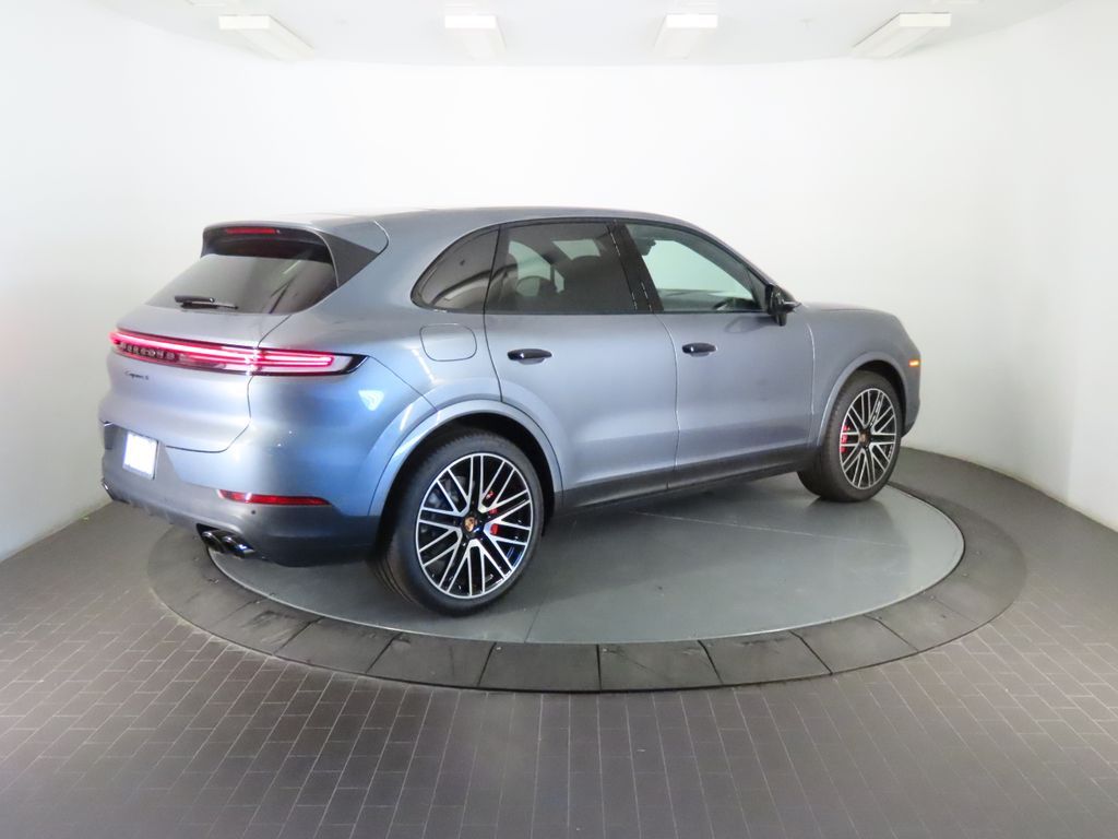 Thumbnail: 2026 Porsche Cayenne - 7