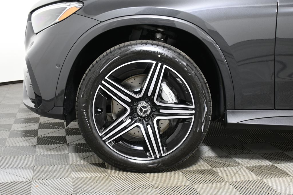 2025 Mercedes-Benz GLC 300 11