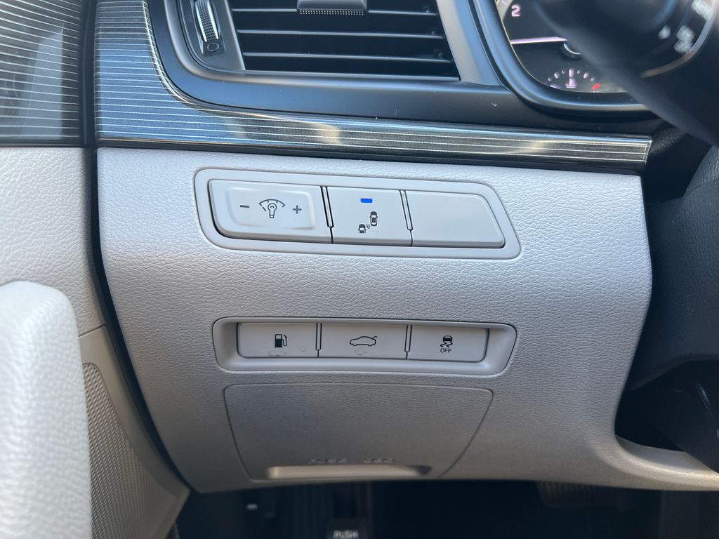 Thumbnail: 2018 Hyundai Sonata - 17