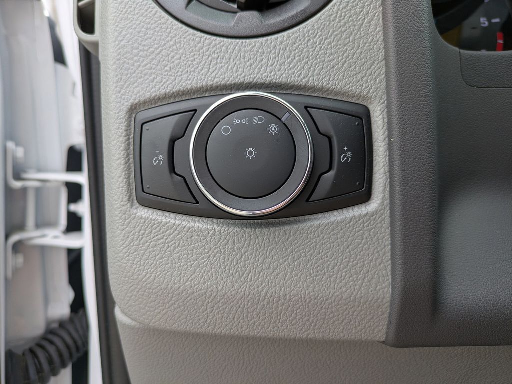 2025 Ford E-350 Cutaway 