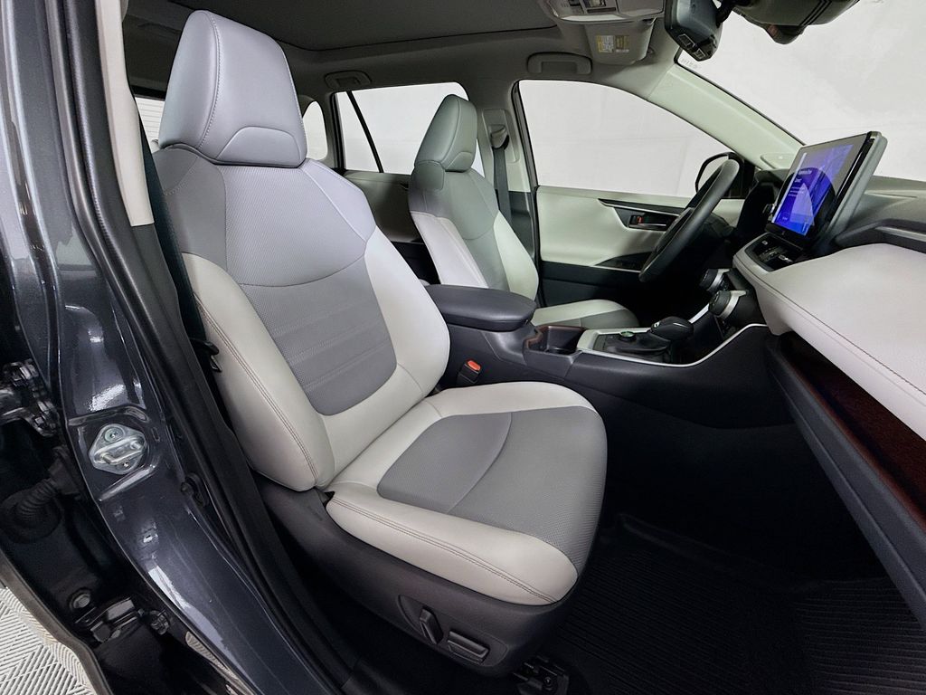 Thumbnail: 2024 Toyota RAV4 - 30