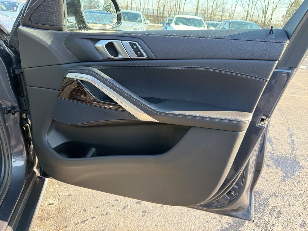 Thumbnail: 2021 BMW X6 - 27