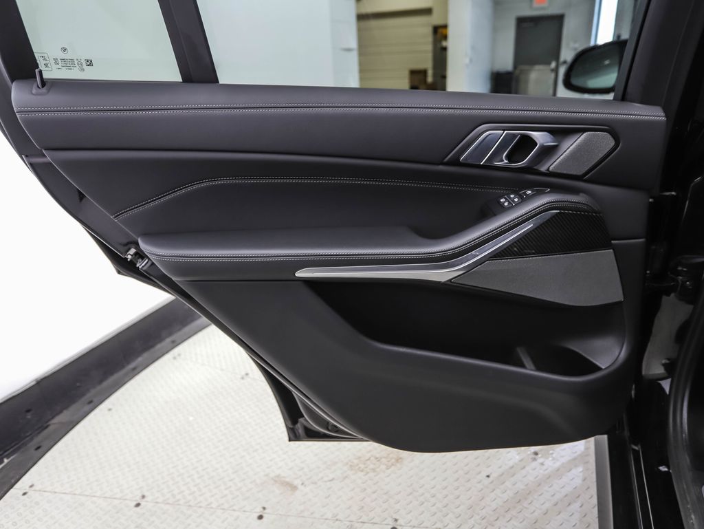 Thumbnail: 2026 BMW X7 - 20