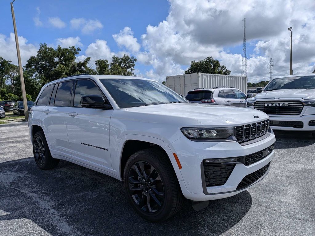 Bright White Clearcoat 2026 Jeep Grand Cherokee SUV / Crossover Four-Wheel Drive 8-Speed Automatic