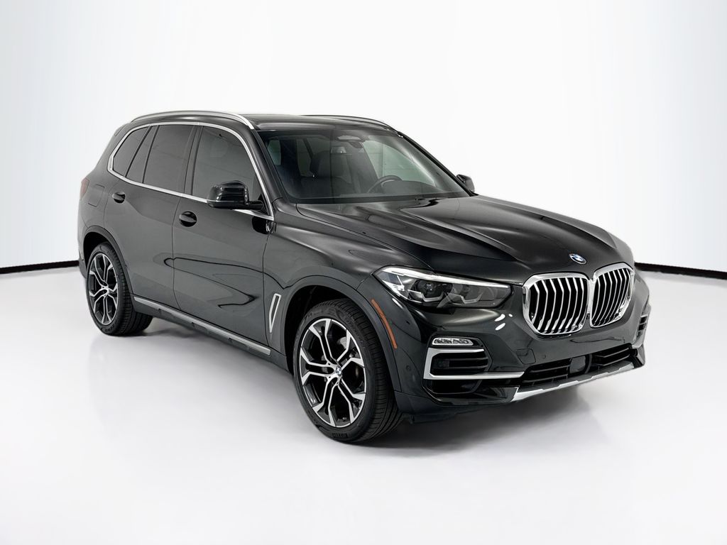 Thumbnail: 2021 BMW X5 - 3