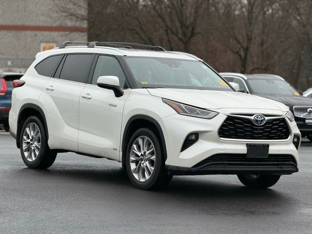 White (Blizzard Pearl) 2021 Toyota Highlander Hybrid Limited AWD SUV / Crossover All-Wheel Drive Continuously Variable Transmission