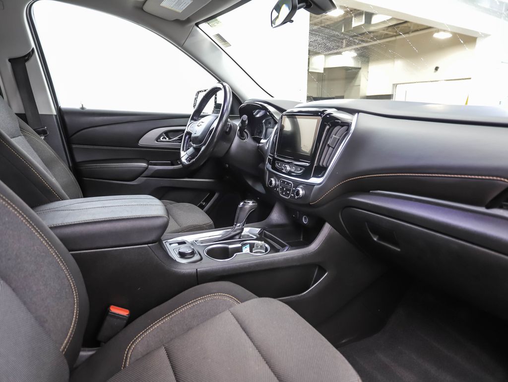 Thumbnail: 2020 Chevrolet Traverse - 31