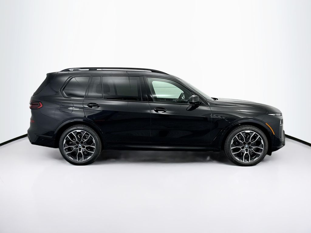 Thumbnail: 2026 BMW X7 - 4