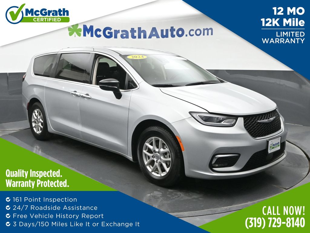 Silver Mist Clearcoat 2024 Chrysler Pacifica Minivan Front-Wheel Drive 9-Speed Automatic