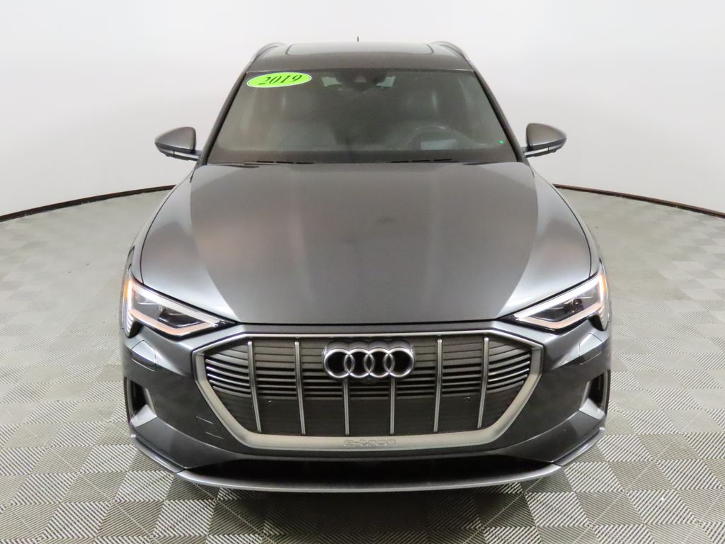 Thumbnail: 2019 Audi e-tron - 8