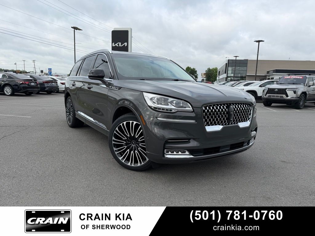 Black (Chroma Caviar Dark Gray Metallic Clearcoat) 2023 Lincoln Aviator SUV / Crossover All-Wheel Drive Automatic