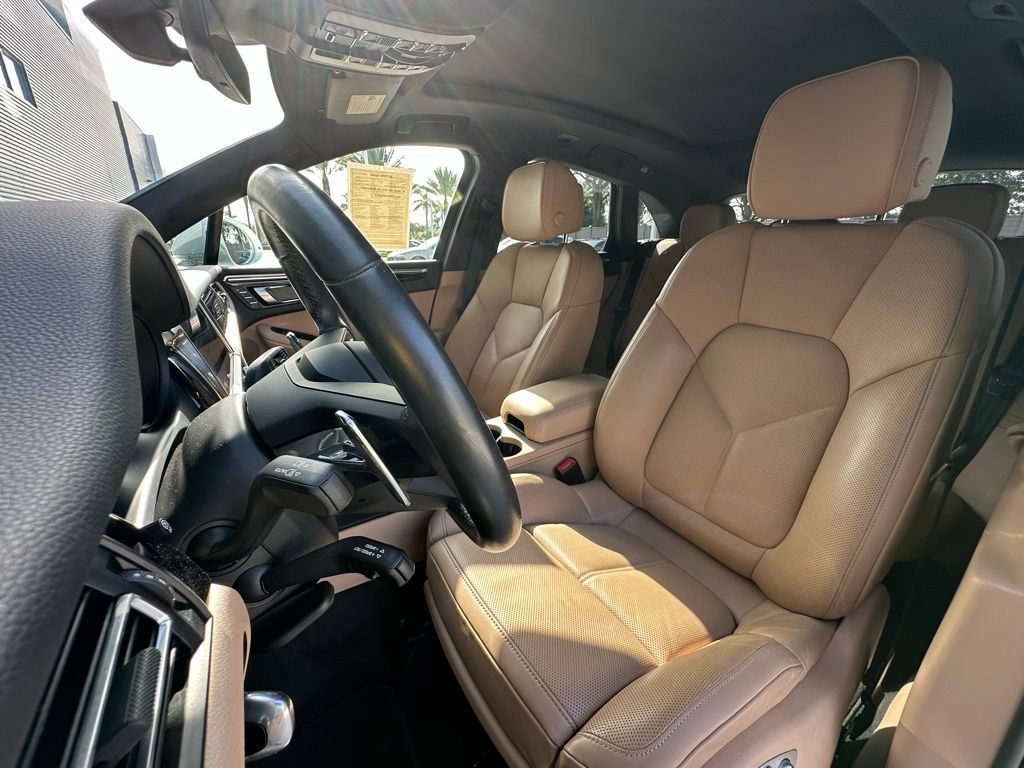 Thumbnail: 2024 Porsche Macan - 5