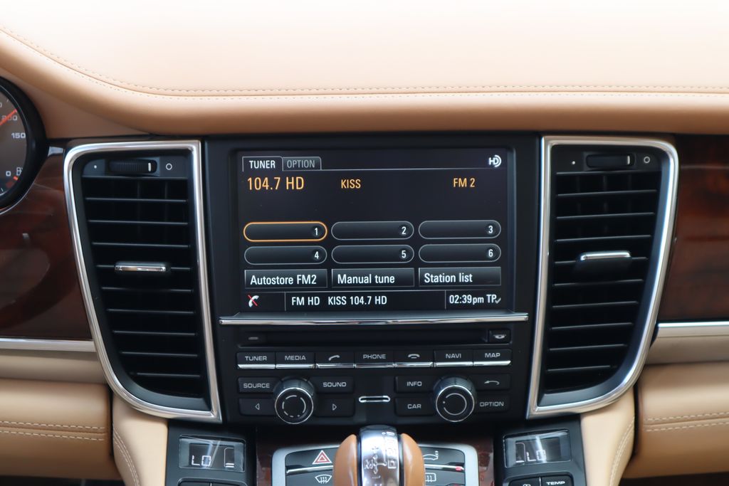 Thumbnail: 2014 Porsche Panamera - 14