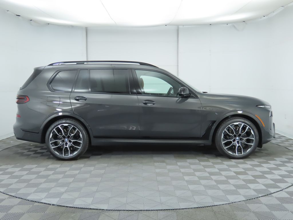 2025 BMW X7 M60i 4