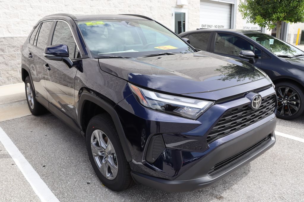 2024 Toyota RAV4 XLE 6