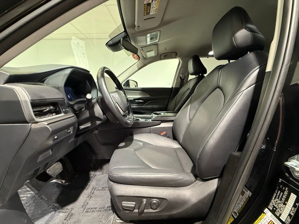 Thumbnail: 2024 Toyota Grand Highlander - 13