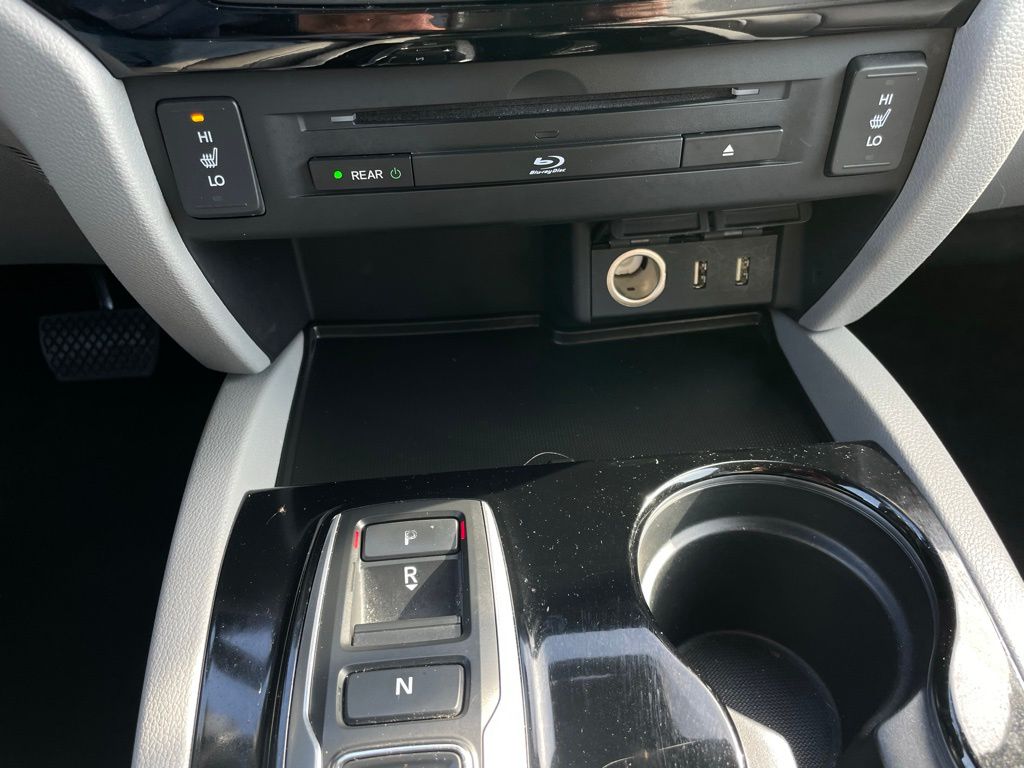 Thumbnail: 2016 Honda Pilot - 19