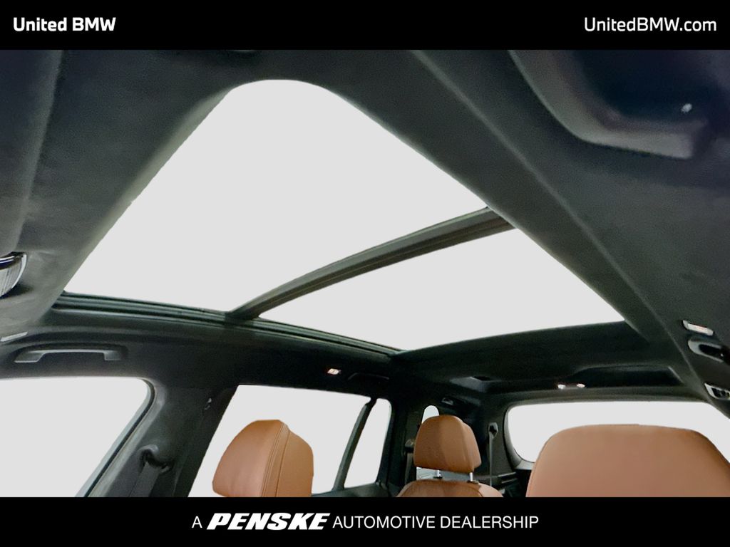 Thumbnail: 2025 BMW X7 - 12