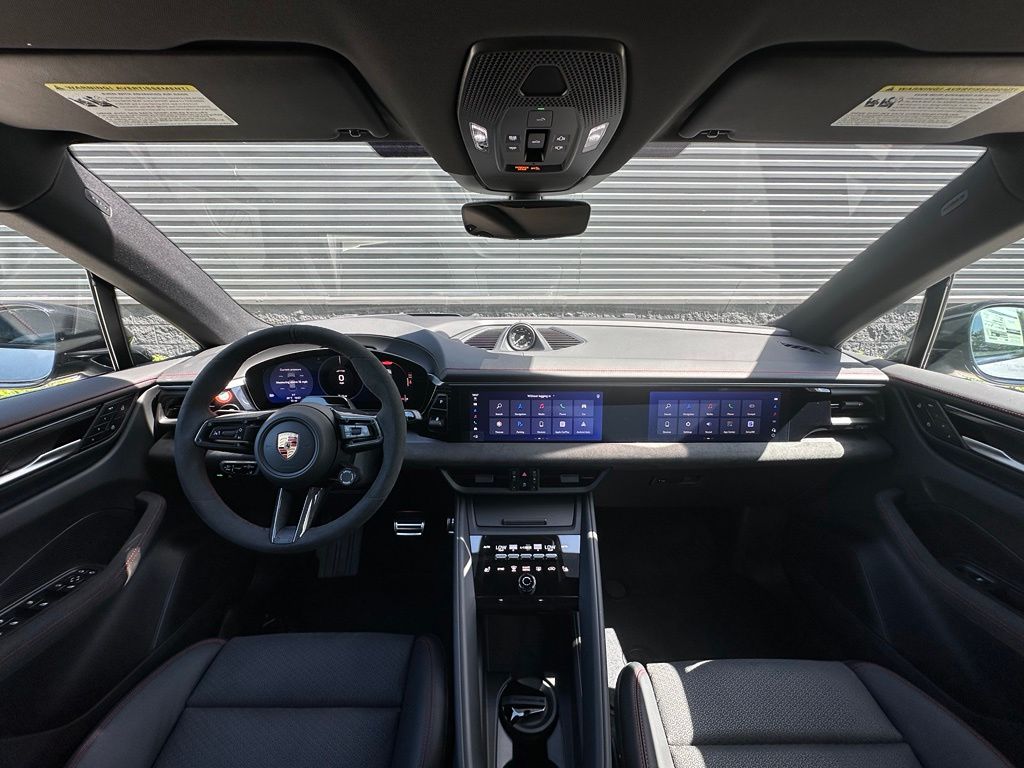 Thumbnail: 2026 Porsche Macan - 6