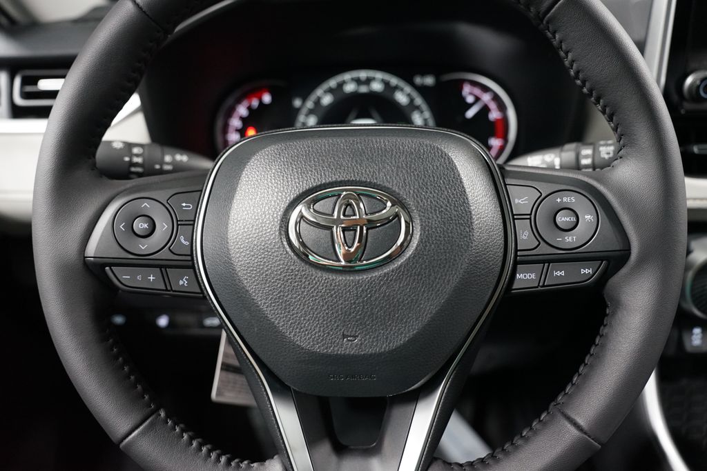 Thumbnail: 2025 Toyota RAV4 - 12