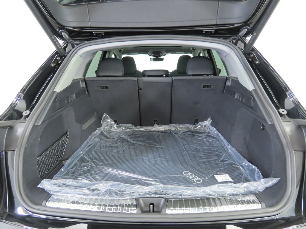 Thumbnail: 2025 Audi Q5 - 29