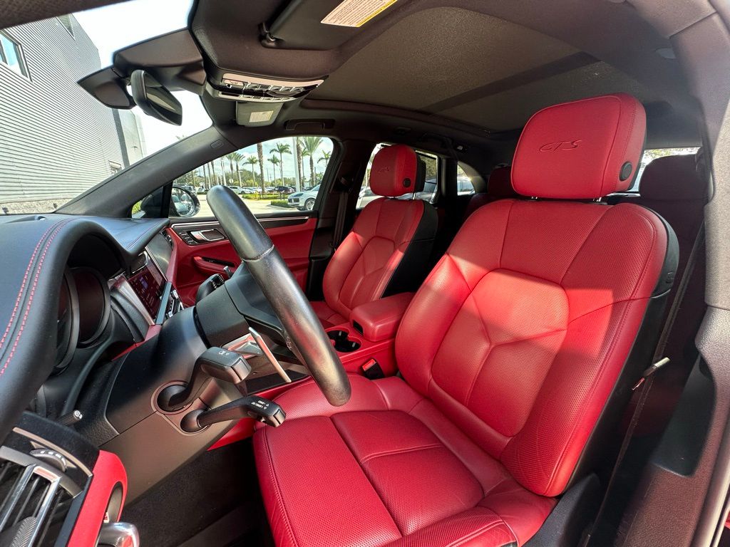 Thumbnail: 2020 Porsche Macan - 5