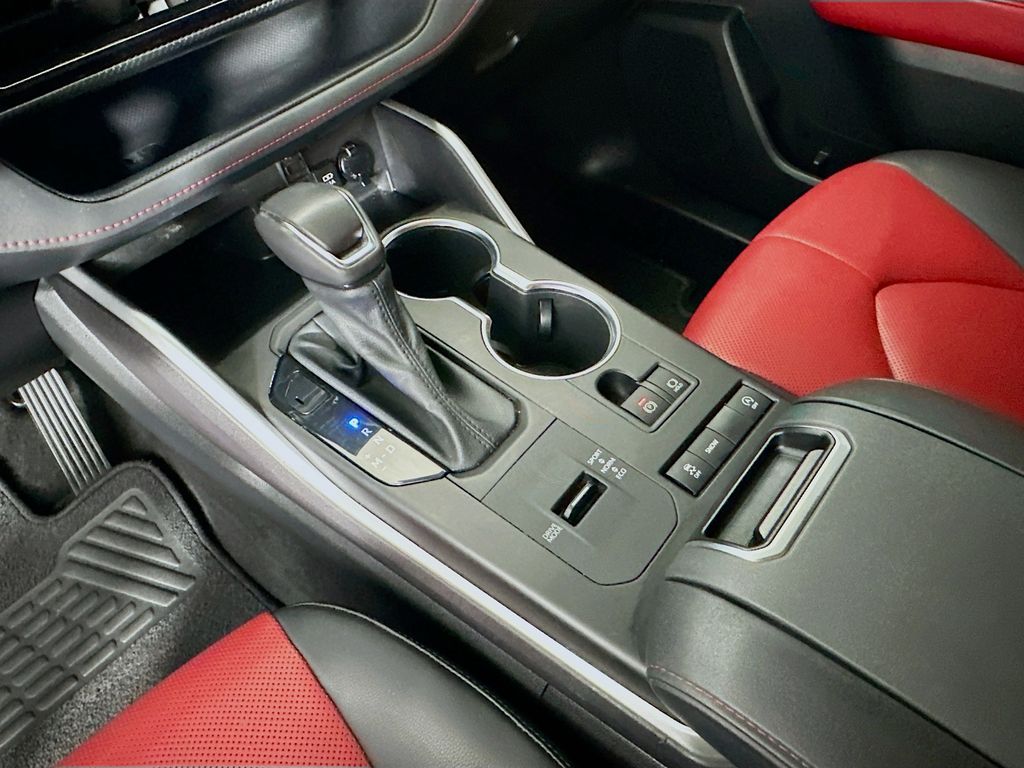 Thumbnail: 2021 Toyota Highlander - 16