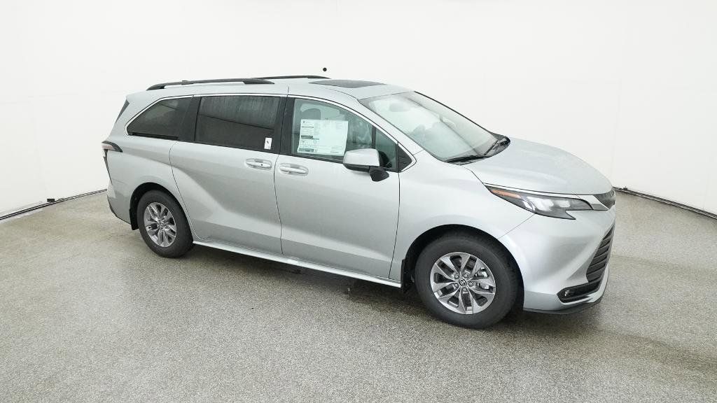 Thumbnail: 2025 Toyota Sienna - 2