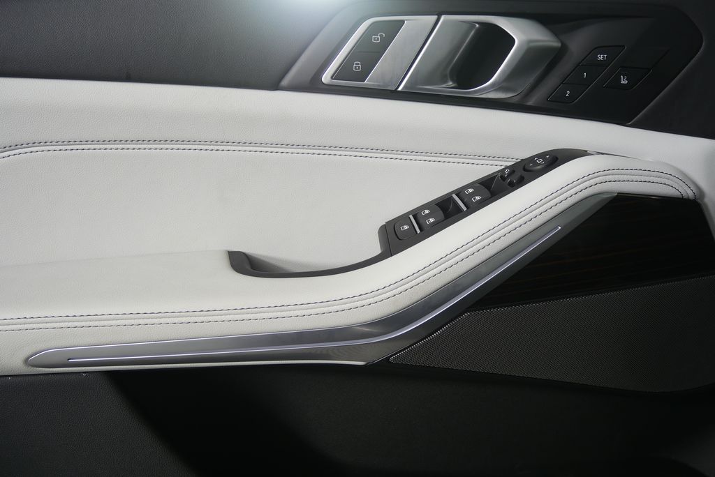 Thumbnail: 2025 BMW X5 - 9