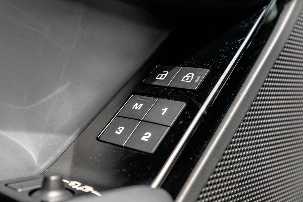 2025 Land Rover Range Rover Velar S - Photo 22