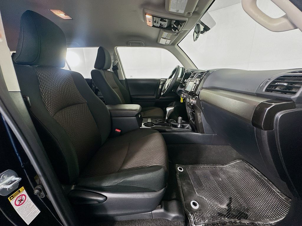 Thumbnail: 2019 Toyota 4Runner - 28