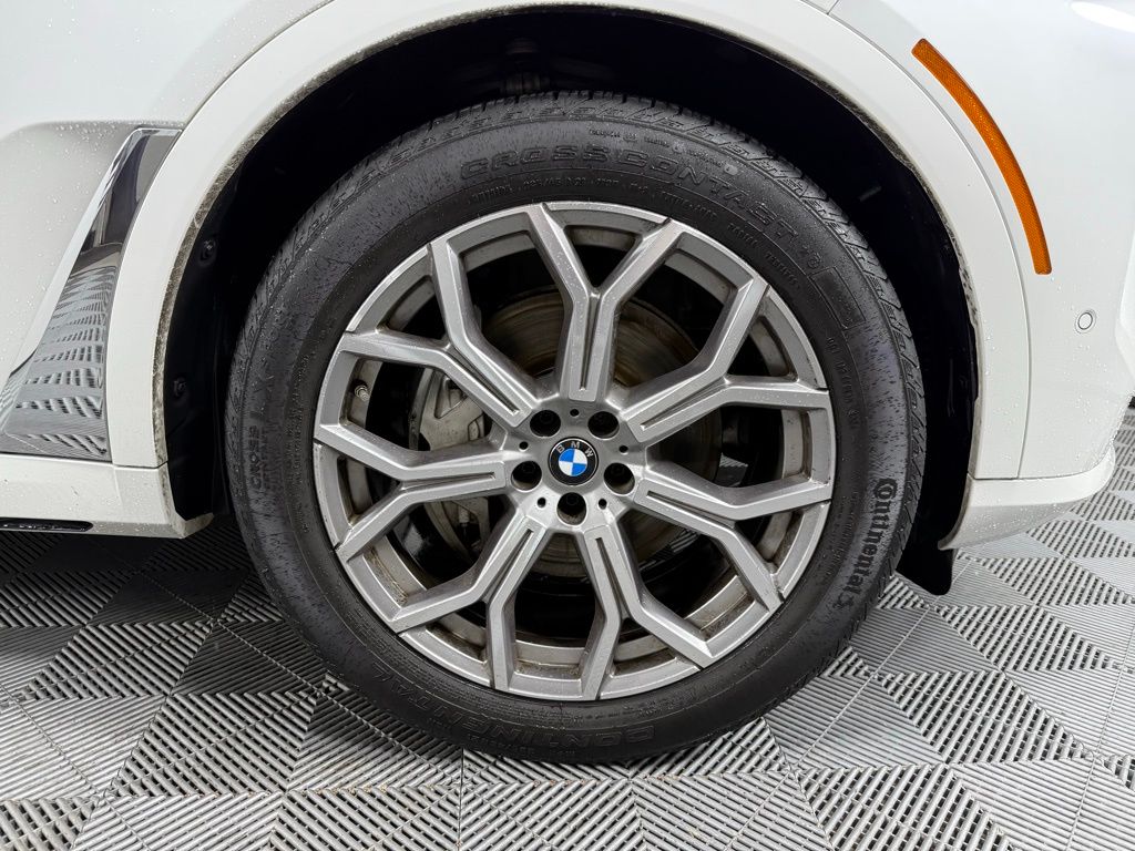 Thumbnail: 2024 BMW X7 - 10