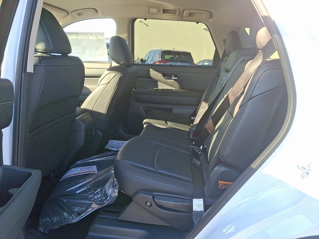 2025 Nissan Pathfinder SL 5